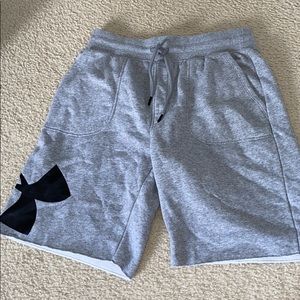 Men’s under armour fleece shorts
